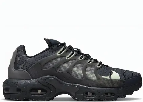 Nike Air Max Plus Utility — Black - Volt